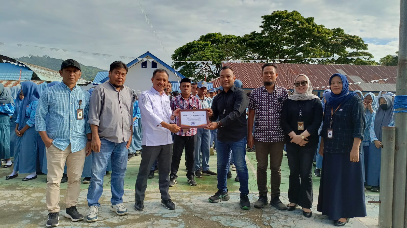 SOSIALISASI DAN PENDIDIKAN PEMILIH BERKELANJUTAN TAHUN 2025 SMA NEGERI 1 TIRAWUTA KOLAKA TIMUR